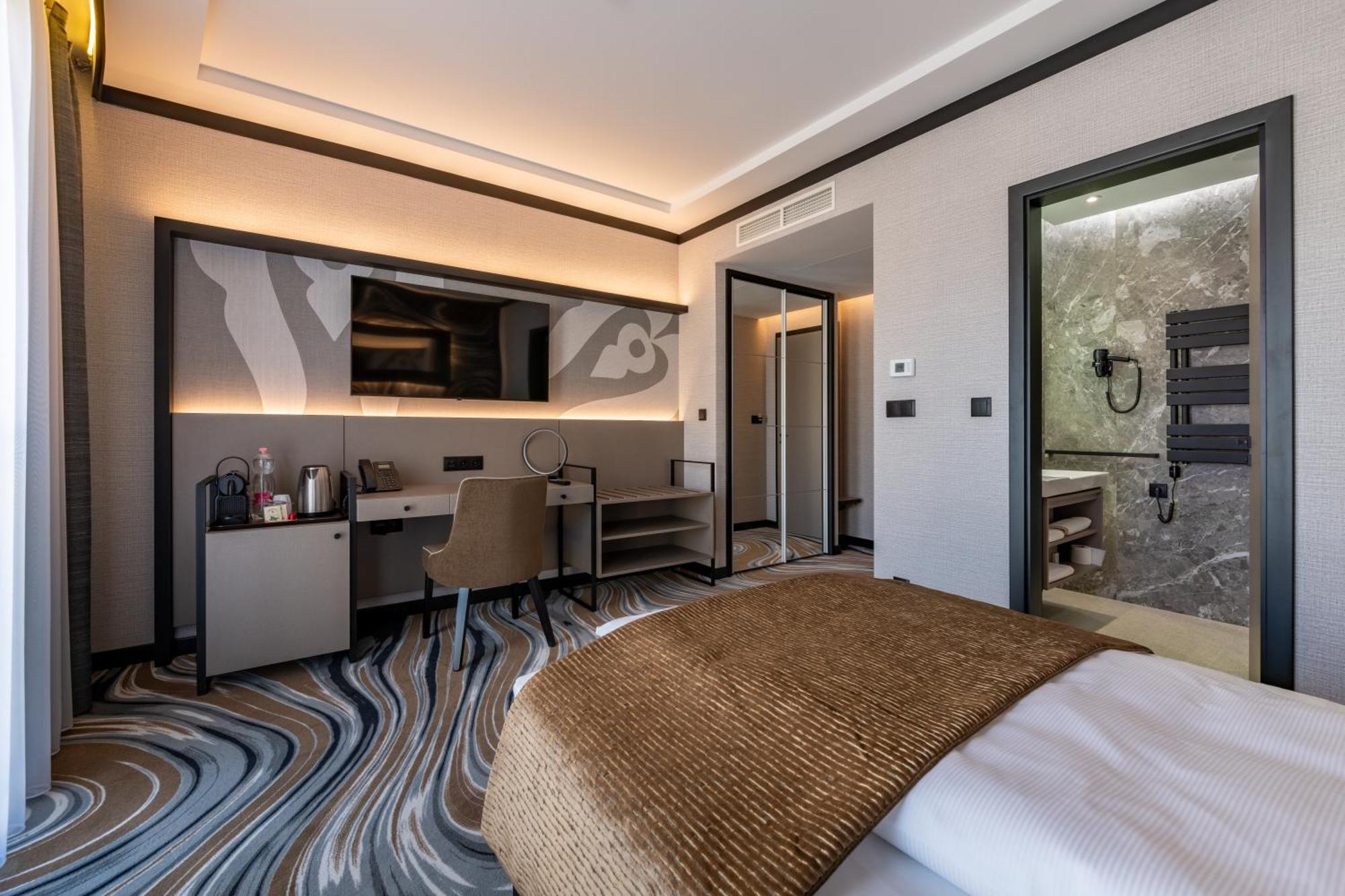 Hotel Debrecen דברצן