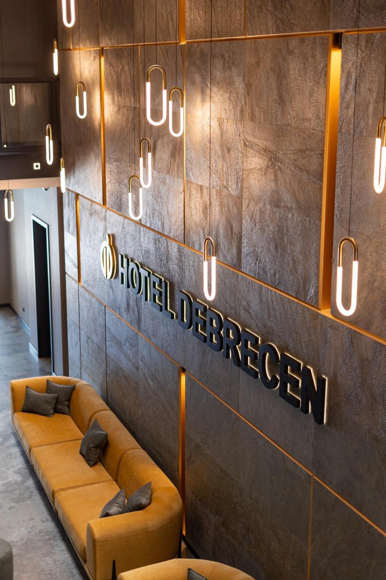 Hotel Debrecen מלון דברצן