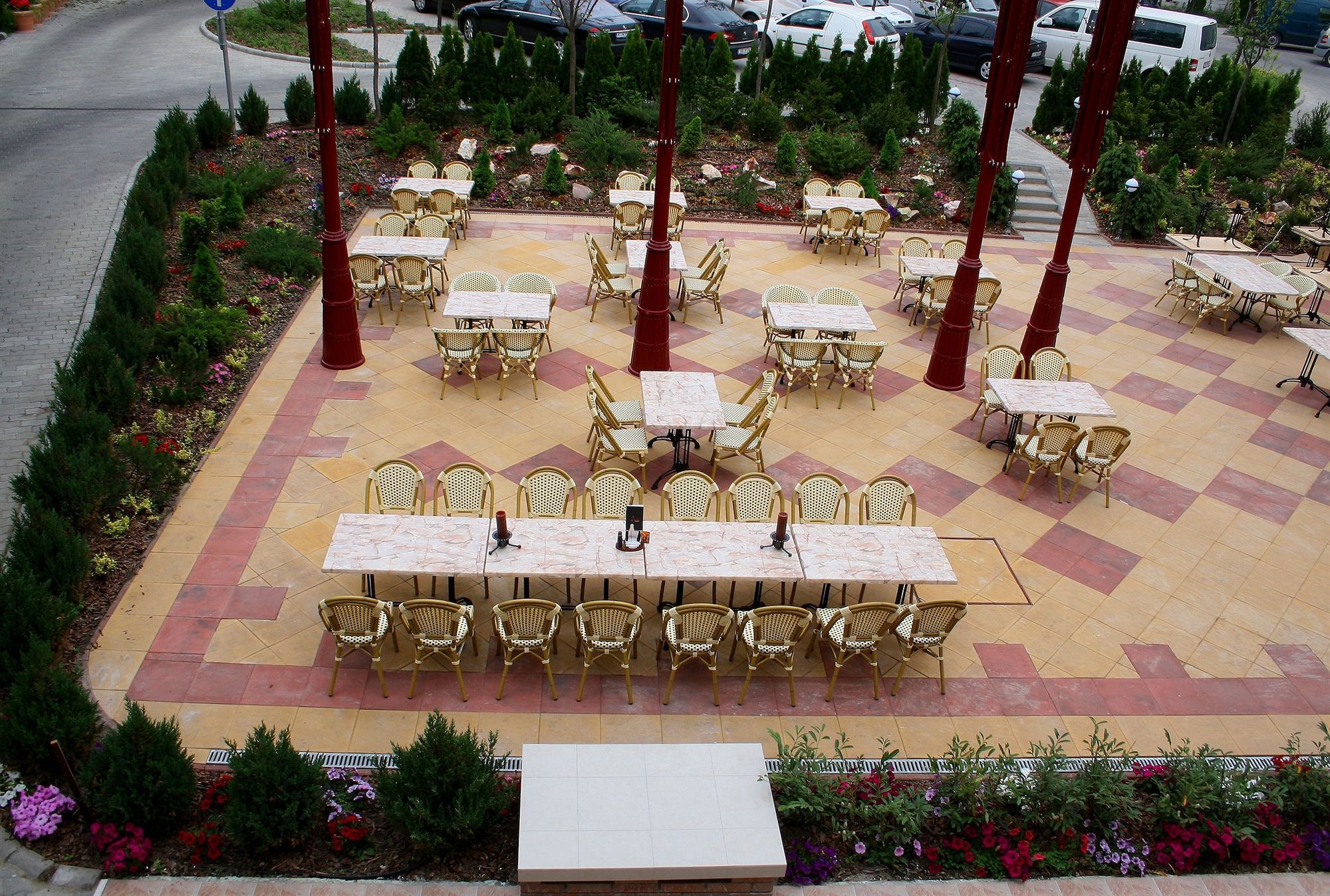 Hotel Debrecen מלון